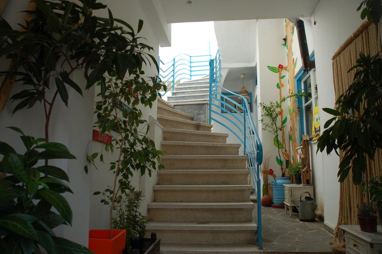 Auberge de jeunesse The House à Athènes Extérieur photo