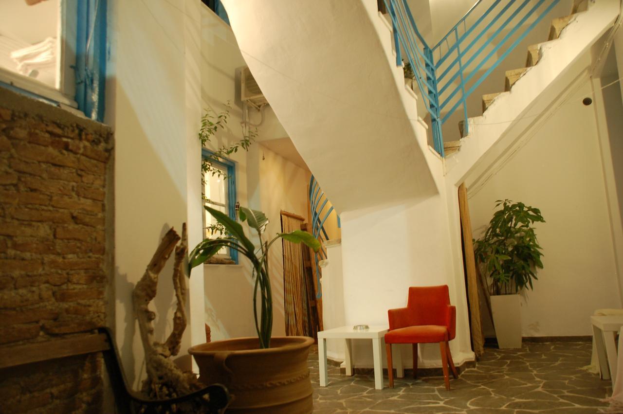Auberge de jeunesse The House à Athènes Extérieur photo