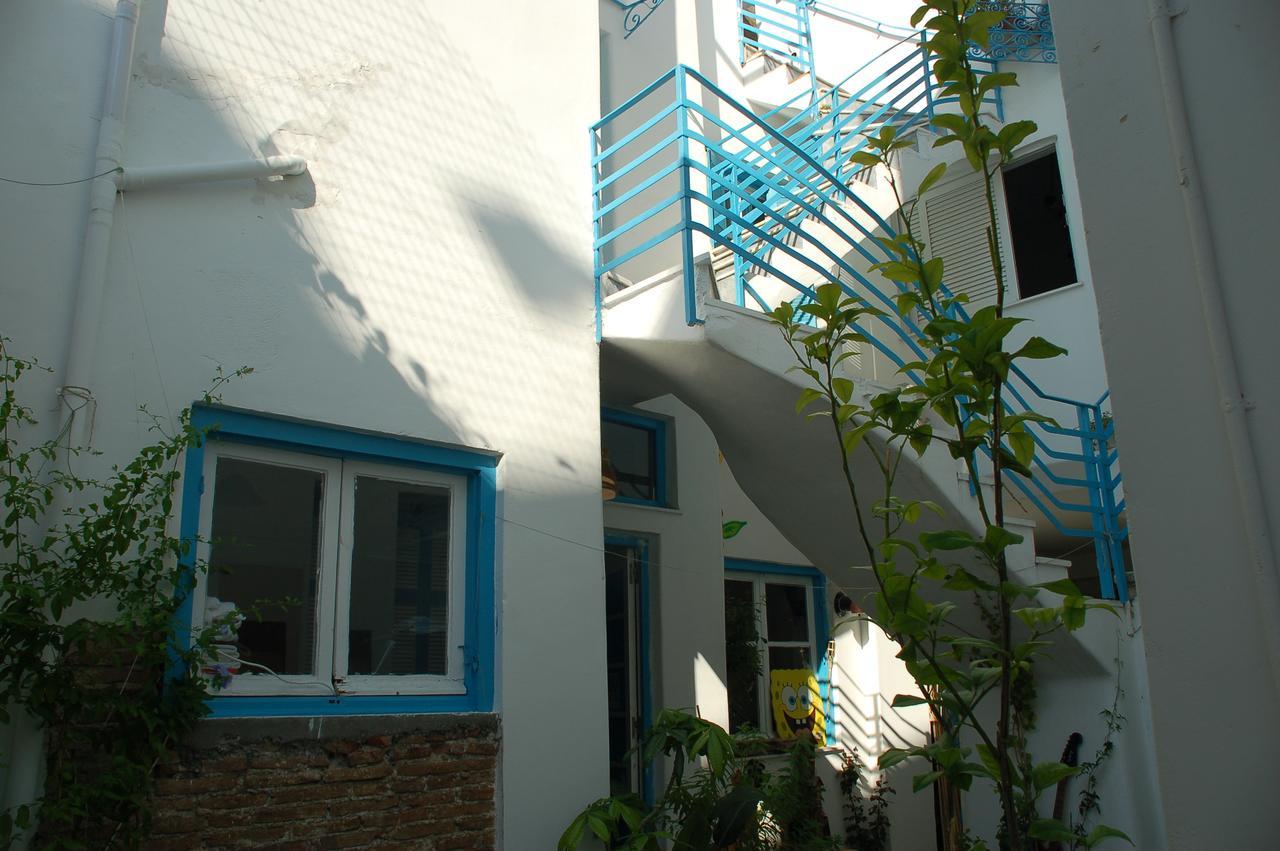 Auberge de jeunesse The House à Athènes Extérieur photo